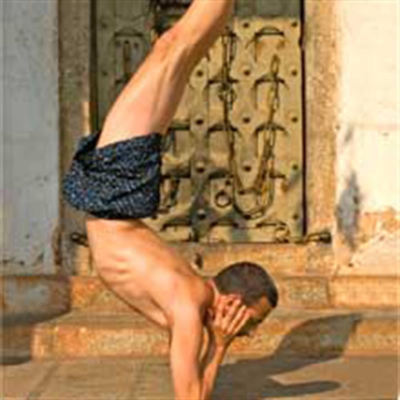 Hamish Hendry ile Ashtanga Yoga 5 – 8 Nisan 2013 İstanbul