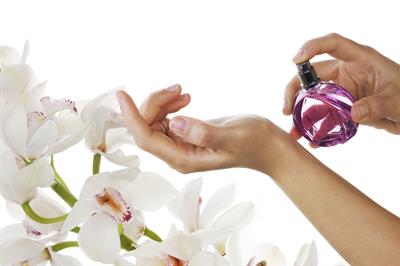 Aromaterapi Parfümlerini Kendiniz Yapın