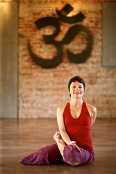 Banu Çadırcı ile Yoga Terapi ve Yoga Anatomisi Eğitimi 7 Aralık 2013 İstanbul