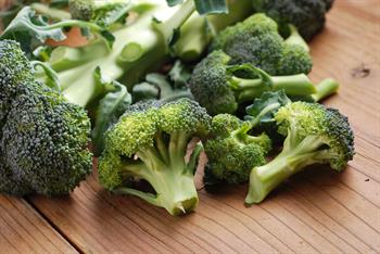 Brokoli, H. pylori Enfeksiyonuna ve  Mide Kanserine Karşı Koruyor
